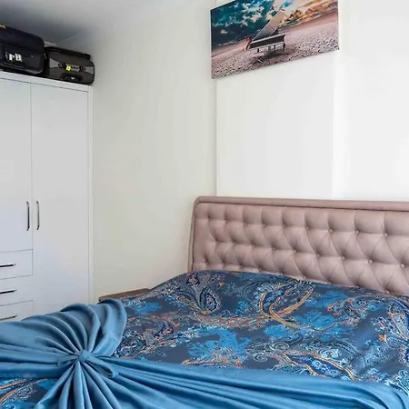 Центр Города Апартаменты 1+1 Apartament *