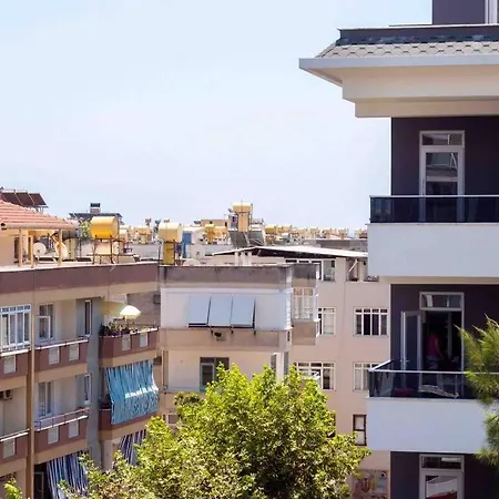 Центр Города Апартаменты 1+1 Apartmán *